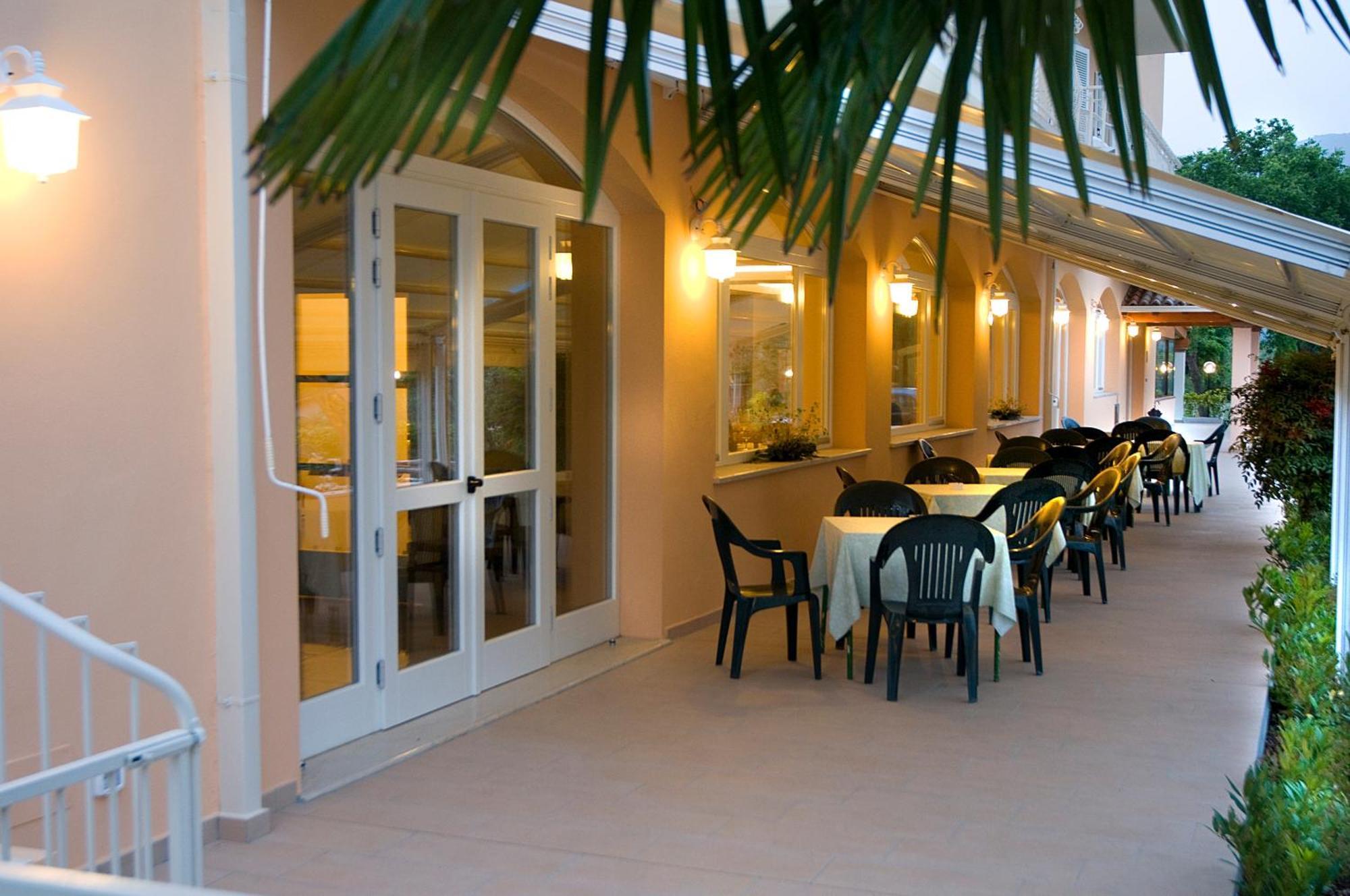 Hotel Panoramica Salò Dış mekan fotoğraf