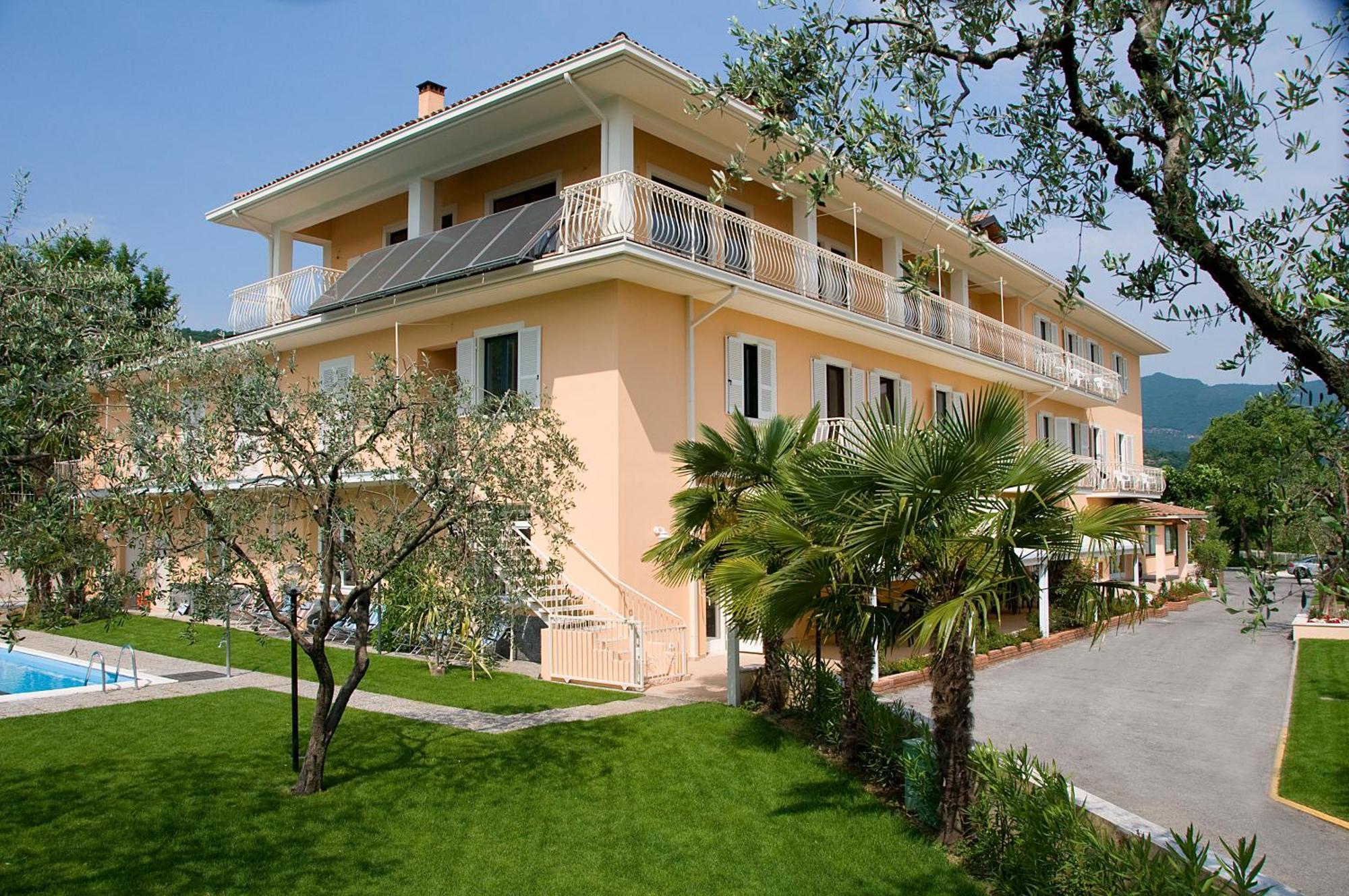 Hotel Panoramica Salò Dış mekan fotoğraf